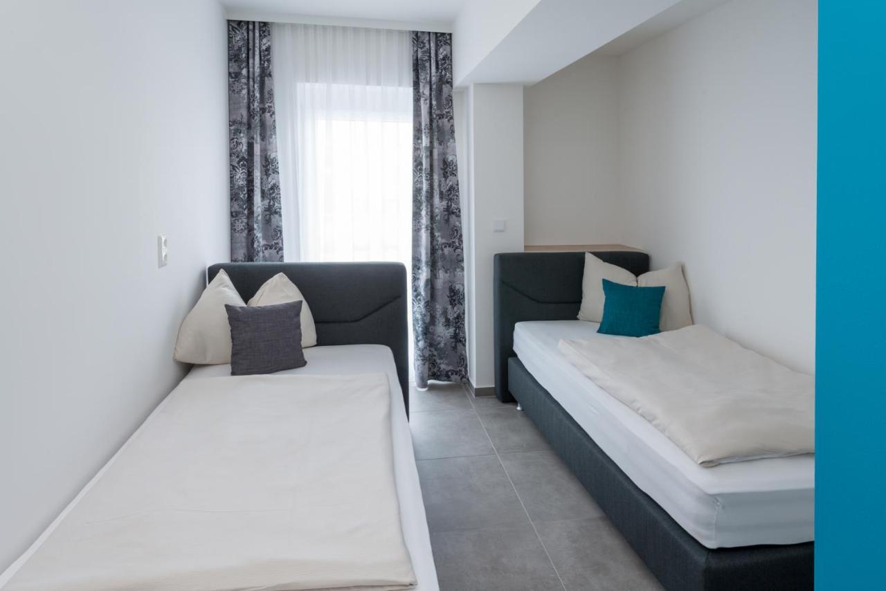 Motel24Seven Брук ан дер Мур Екстериор снимка